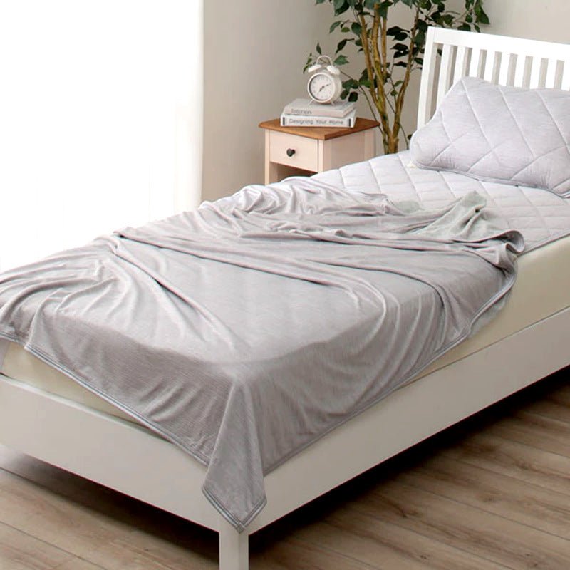 Cooling Blanket made with breathable cooling fabric