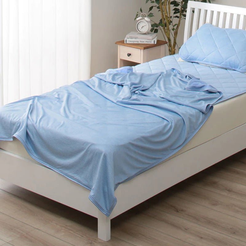 Cooling Blanket made with breathable cooling fabric